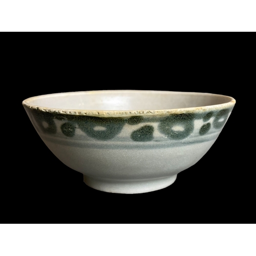 159 - A Chinese Tek Sing cargo bowl. 
Circa 1820.
Hand painted blue border pattern.
4.5 x 10cm