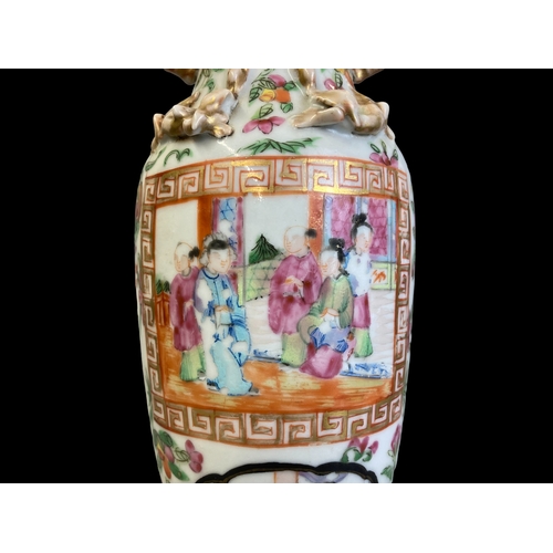 167 - A QING DYNASTY CHINESE FAMILLE ROSE BALUSTER VASE. OVERGLAZE ENAMEL PAINTED WITH COURT SCENES. BORDE... 