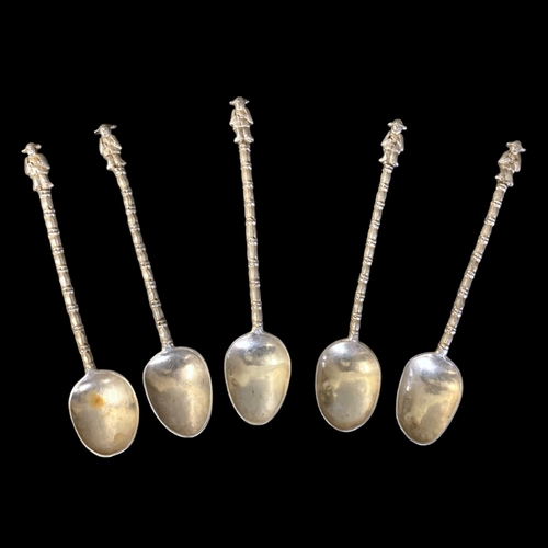 59 - A SET OF FIVE CHINESE SILVER FIGURAL BAMBOO HANDLE TEASPOONS. UNMARKED.