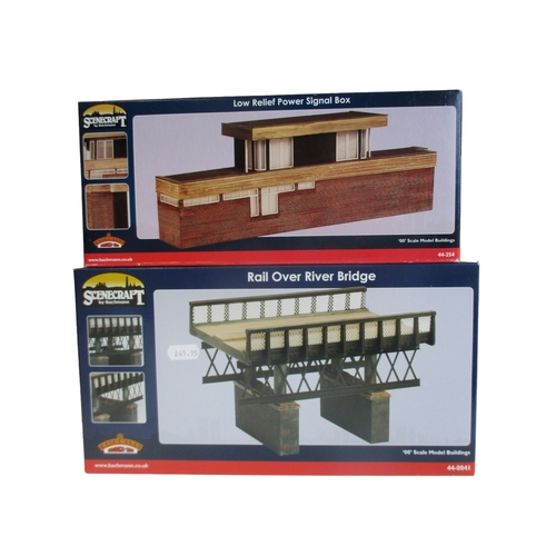 436 - A COLLECTION OF FOUR BACHMANN SCENECRAFT MODEL RAILWAY BUILDINGS.