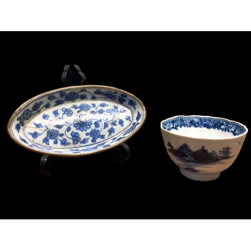 172 - A COLLECTION OF 18TH CENTURY CHINESE EXPORT PORCELAIN. INCLUDING BLUE & WHITE PIG HANDLE TUREEN, FAM... 