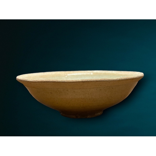 191 - A CHINESE QINGBAI WARE CELADON BOWL.
SONG DYNASTY (960-1279)
5 x 15cm