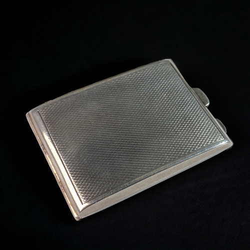 58 - A 925 SILVER MATCHBOOK HOLDER / VESTA.
ENGINE TURNED DESIGN FRONT & BACK. 
CHESTER H/M.
 E.J TREVITT... 