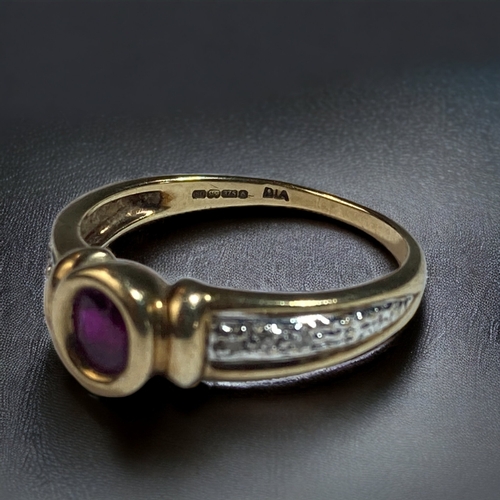 73 - A 9CT GOLD LADIES DIAMOND & RUBY RING. 
H/M DIA IN RING.
SIZE N.