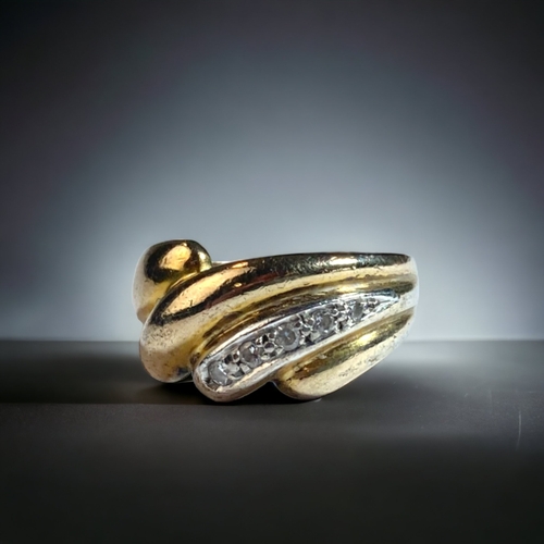 75 - A 925 SILVER GILT RING. 
SIZE M.