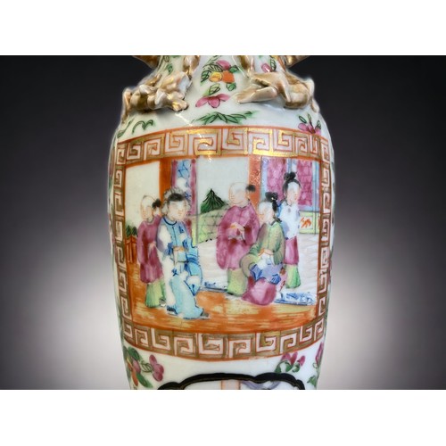 136 - A QING DYNASTY CHINESE FAMILLE ROSE BALUSTER VASE. OVERGLAZE ENAMEL PAINTED WITH COURT SCENES. BORDE... 