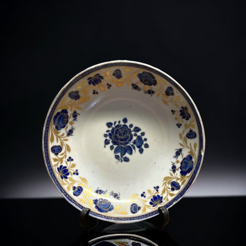 138 - A COLLECTION OF 18TH CENTURY CHINESE EXPORT PORCELAIN. INCLUDING BLUE & WHITE PIG HANDLE TUREEN, FAM... 