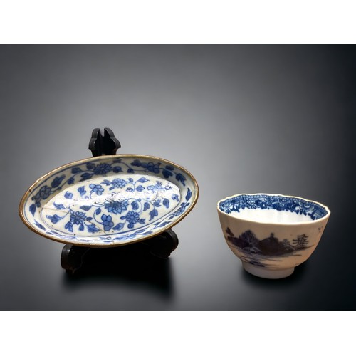 138 - A COLLECTION OF 18TH CENTURY CHINESE EXPORT PORCELAIN. INCLUDING BLUE & WHITE PIG HANDLE TUREEN, FAM... 