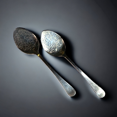 91 - A PAIR OF ENGRAVED 925 SILVER JAM SPOONS. 
H/M
13.5 CM 
44G