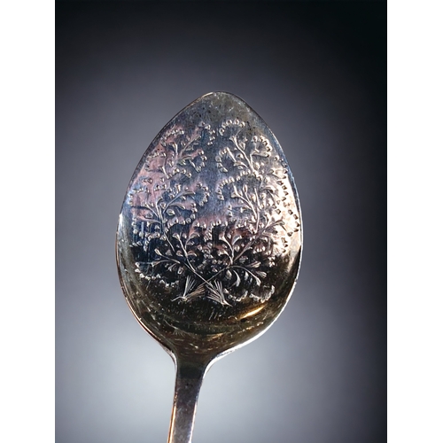 91 - A PAIR OF ENGRAVED 925 SILVER JAM SPOONS. 
H/M
13.5 CM 
44G