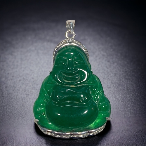 108 - A CHINESE 18CT GOLD FILLED & JADEITE BUDDHA PENDANT. 
45 X 30MM