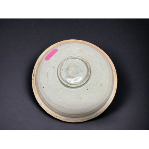 139 - CHINESE QINGBAI WARE CELADON BOWL,
SONG DYNASTY (960-1279)
5 x 15cm