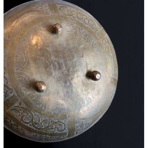 227 - AN AFRICAN 'BIDA' ENGRAVED CENTREPIECE BOWL, SIGNED. TOGETHER WITH A VINTAGE INDIAN PLANTER.
BOWL - ... 