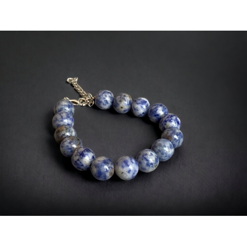 70 - A LADIES 925 SILVER & LAPIS LAZULI LADIES BRACELET. 
21CM