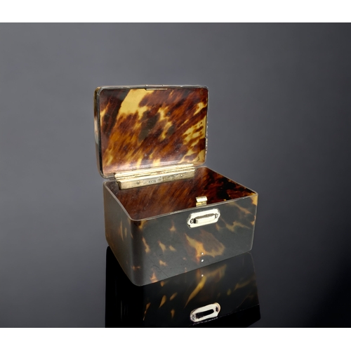 121 - A STERLING SILVER & TORTOISESHELL BOX.
EARLY 20TH CENTURY.
6.5 X 10 X 8CM