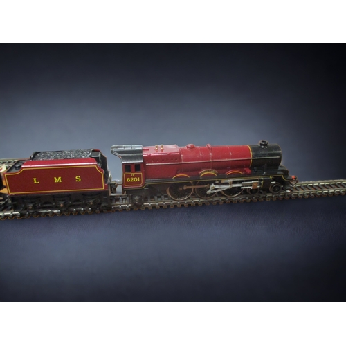 453 - A BOXED HORNBY RAILWAY SET. R.S 609 EXPRESS PASSENGER SET. WITH SMOKE & EXHAUST STEAM SOUND.
'00' GA... 