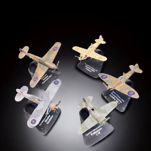 454 - A COLLECTION OF FIVE DIECAST OXFORD MODEL AIRCRAFT.