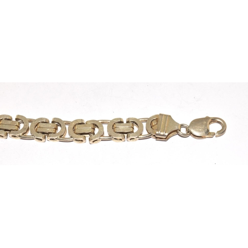 202 - 925 cilver heavy fancy link flat bracelet 19cm long