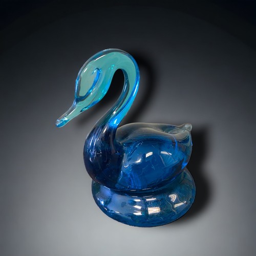 217 - A COLLECTION OF GLASS ANIMAL PAPERWEIGHTS. INCLUDING MURANO & WEDGWOOD.