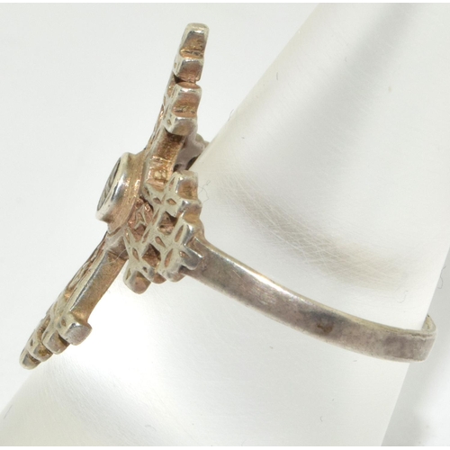 88 - 925 silver Celtic cross ring size P