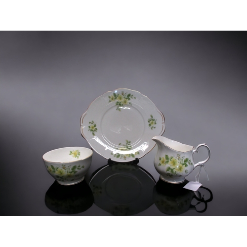 341 - A 21 PIECE DUCHESS CHINA PART TEA SET.