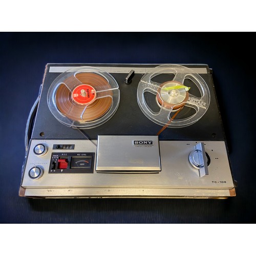 414 - A CASED SONY REEL-TO-REEL TAPE RECORDER.