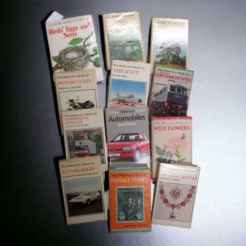 357 - A COLLECTION OF 25 VINTAGE OBSERVERS COLLECTORS BOOKS.