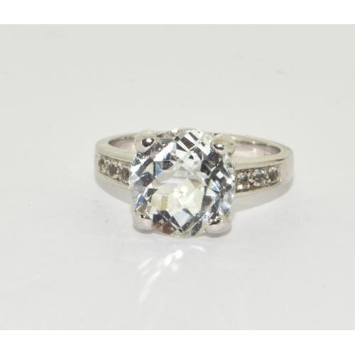 111 - 9ct white gold ladies substantial 4.5g  dress ring size N