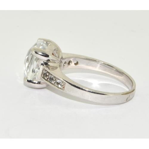 111 - 9ct white gold ladies substantial 4.5g  dress ring size N