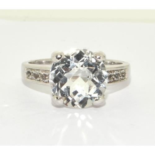 111 - 9ct white gold ladies substantial 4.5g  dress ring size N