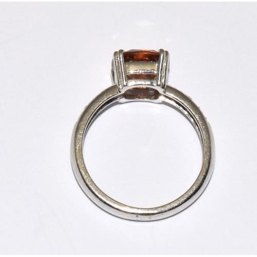 231 - 9ct white gold amber quarts and diamond shoulder ring size M