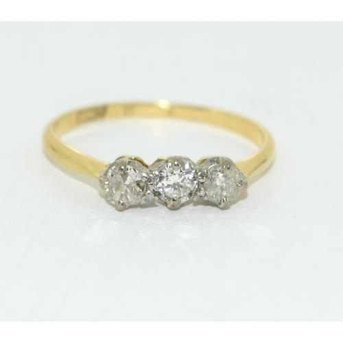 220 - 18ct gold and Platinum ladies 3 stone Diamond ring approx 0.333ct size M