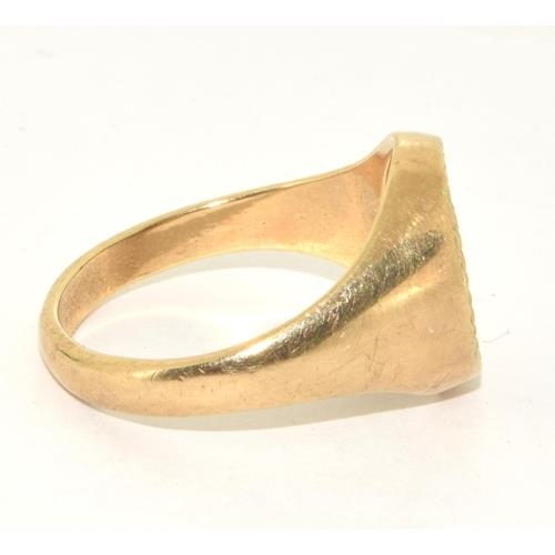 36 - 9ct gold Emerald seal shape ring size U