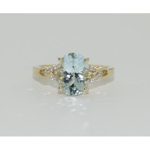 139 - A 9ct gold aquamarine ring size N 1/2.