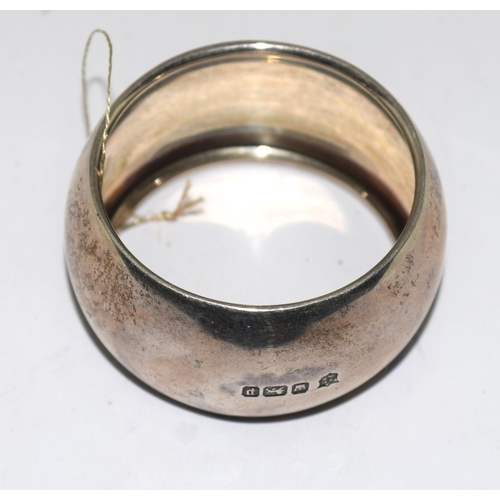 84 - 925 silver twin handed bon bon bowl needing good clean together a silver nap kin ring