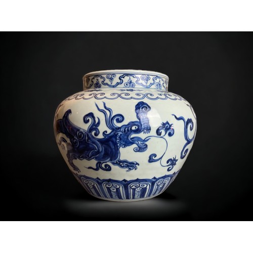 308 - A LARGE CHINESE PORCELAIN BLUE AND WHITE VASE. 
20TH-CENTURY.
HAND PAINTED WITH YUAN STYLE DRAGONS, ... 