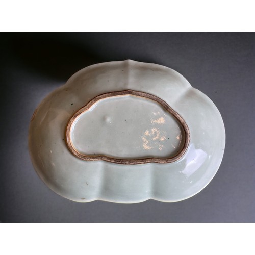 310 - A CHINESE QING DYNASTY FAMILLE ROSE ON CELADON PORCELAIN DISH.
KIDNEY SHAPED. 
TOGETHER WITH SIMILAR... 