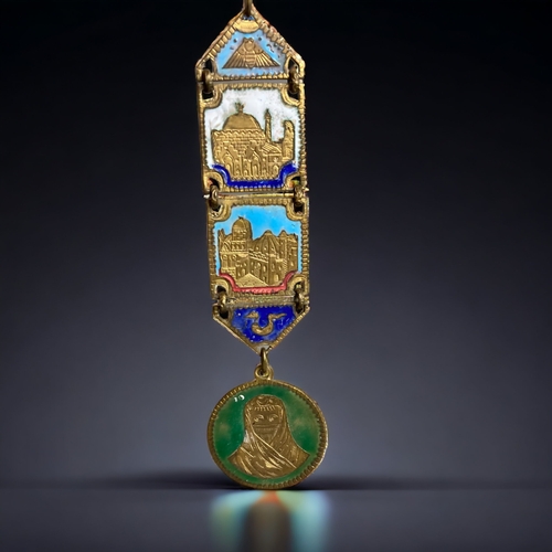 190 - A RARE PERSIAN GRAND TOUR BRASS & ENAMEL FOB CHAIN.
CIRCA 1900.
EACH LINK INDIVIDUALLY DECORATED WIT... 