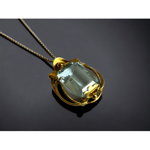 168 - A 14 CARAT GOLD & LARGE AQUAMARINE LADIES NECKLACE PENDANT. 
THE PENDANT SET WITH A LARGE (20 X 15MM... 