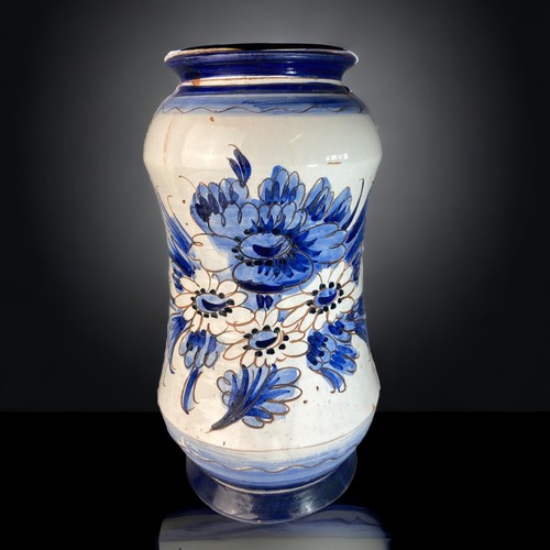 312 - A LARGE ITALIAN HAND PAINTED SGRAFFITO VASE. 
34CM TALL