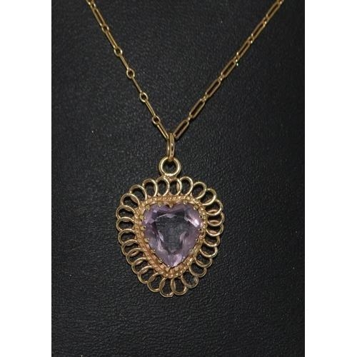 252 - 9ct gold Amethyst heart pendant necklace 3.9g