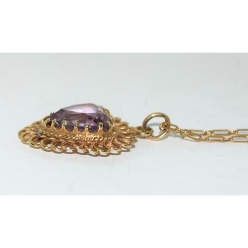 252 - 9ct gold Amethyst heart pendant necklace 3.9g