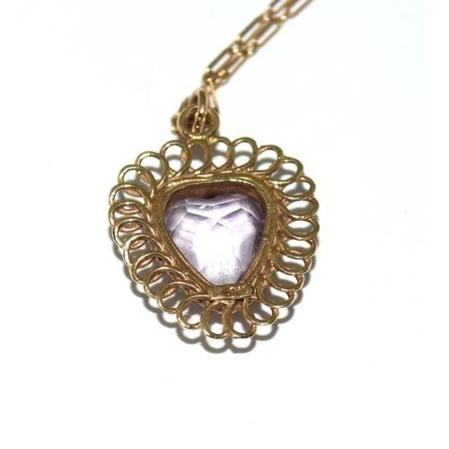 252 - 9ct gold Amethyst heart pendant necklace 3.9g