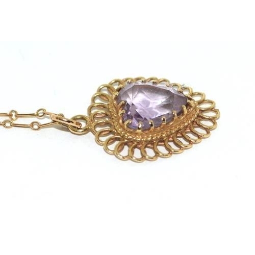 252 - 9ct gold Amethyst heart pendant necklace 3.9g