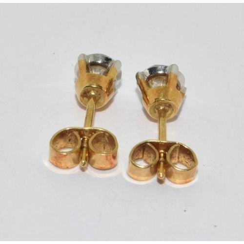 276 - 18ct gold Diamond ear studs of approx 0.35ct