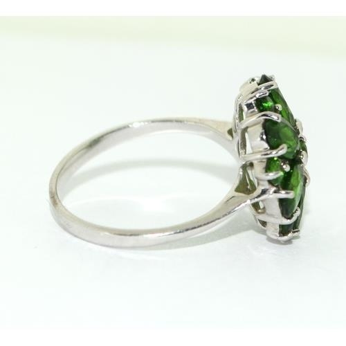 38 - 9ct white gold ladies Green Topaz daisy ring size N