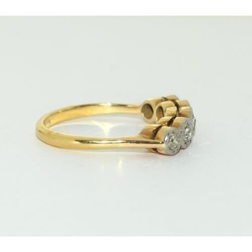 37 - 18ct gold ladies 5 stone Diamond ring approx 0.25ct size O