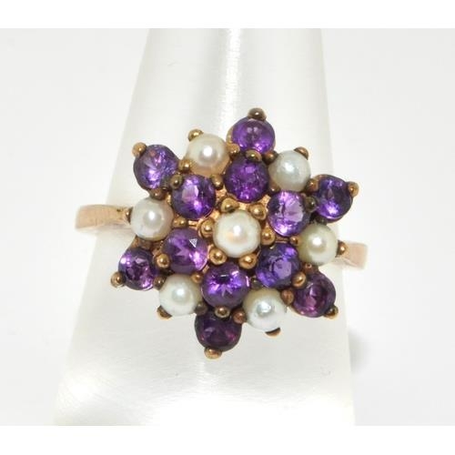 195 - 9ct gold ladies Amethyst and Pearl cluster ring size O