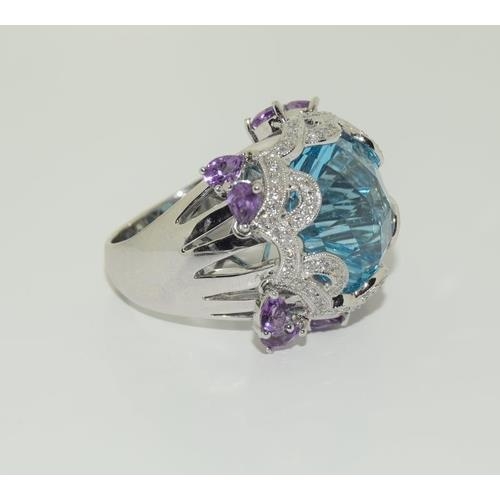 295 - 18ct Gold ladies Topaz and Amethyst ring statement ring size N