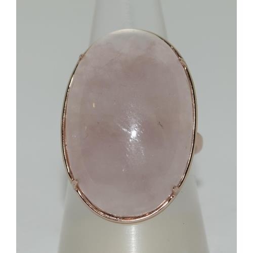 245 - Gilt rose quarts ring Size R 33 carats